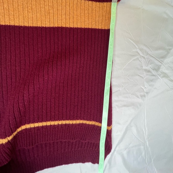 Universal Studios Harry Potter Quidditch Sweater Unisex XS Red Wool Gryffindor - Picture 8 of 8
